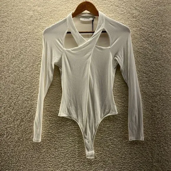 Astr the Label White Ribbed Cutout Bodysuit Size Large - Picture 2 of 5